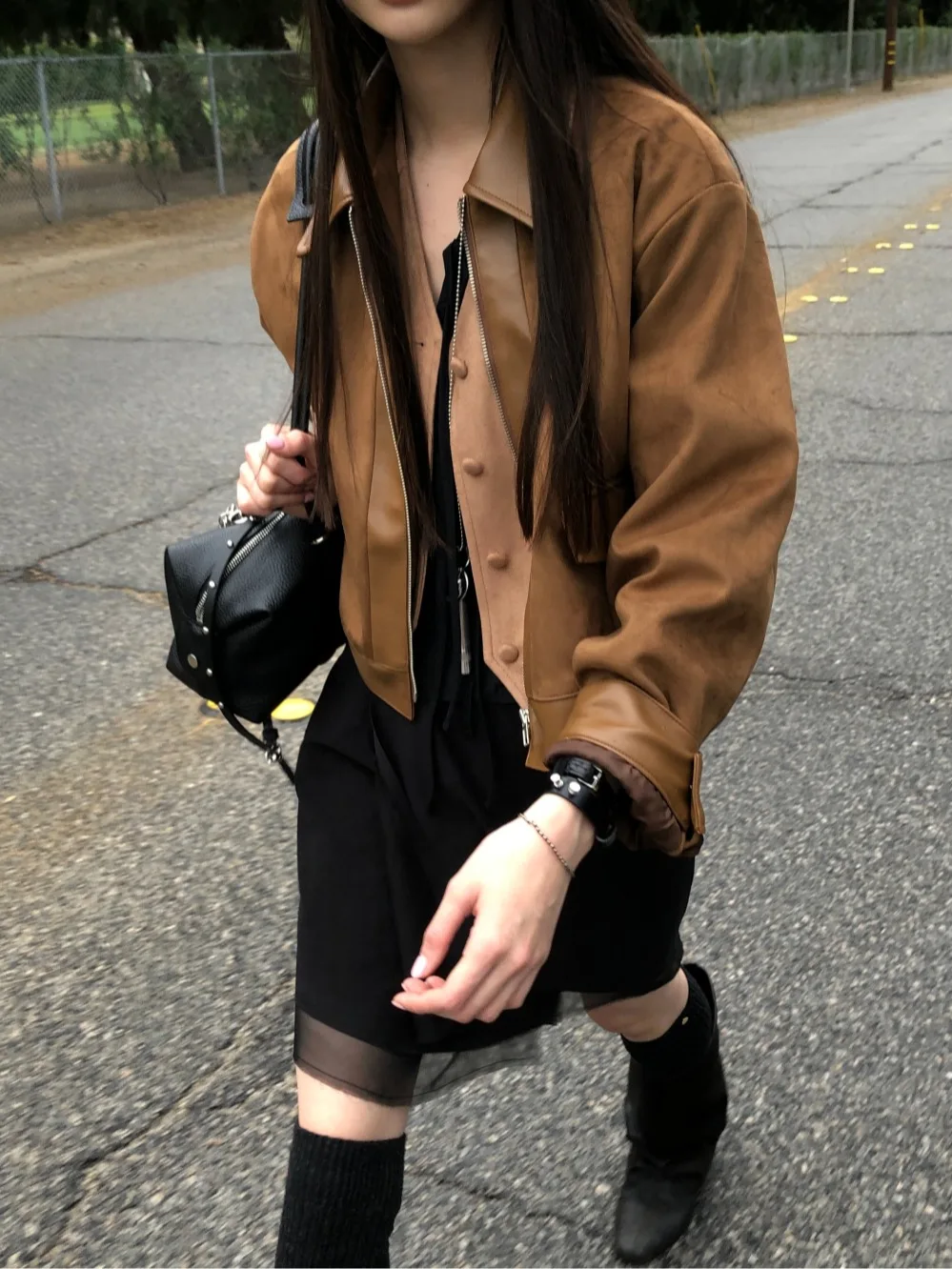 Dongda Gate 2025 Autumn Winter New Sle ort Women's Leather Jaet Suede Velvet Splicing PU High-End Feeling Top