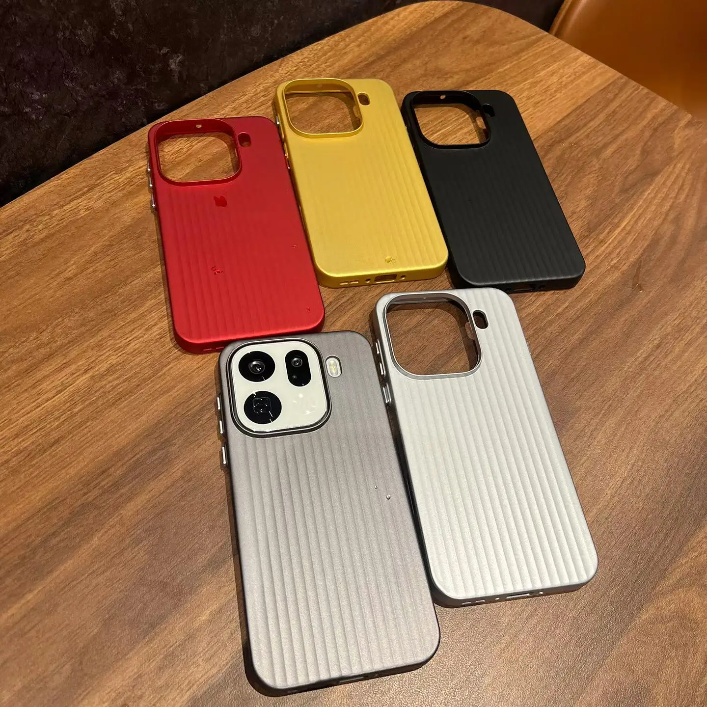 3D Corrugated Stripe Stylish Business Luggage Phone Case For Xiaomi 12 13 Ultra 14 15 17 Pro Max Cover Shockproof Luxury Funda