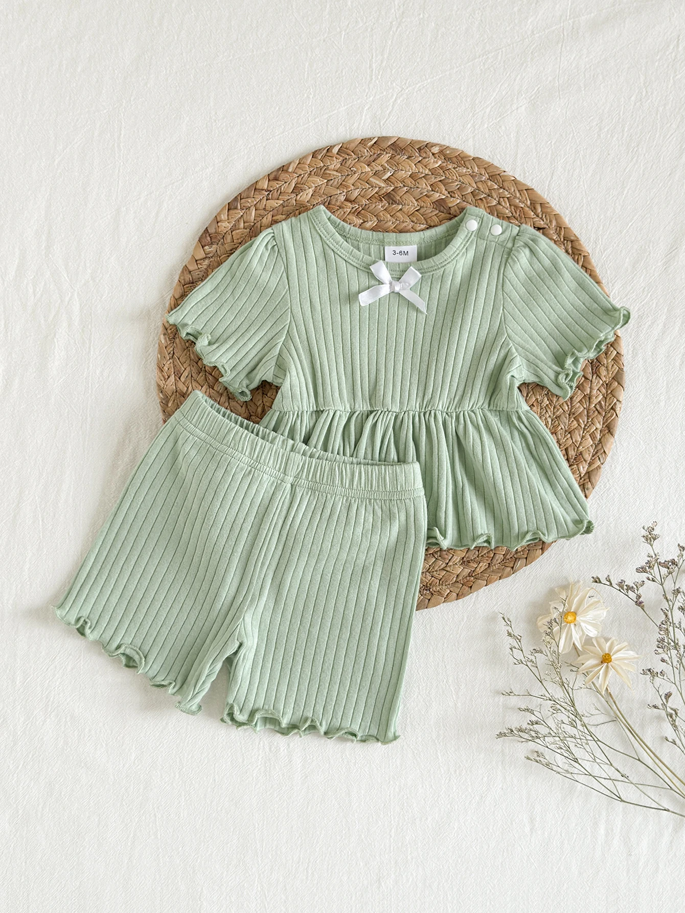 Conjunto de bebé recién nacido, conjunto de Top + pantalones con tiras de color verde claro, adecuado para bebés de 0 a 9 meses, conjunto informal cómodo, ropa para bebé