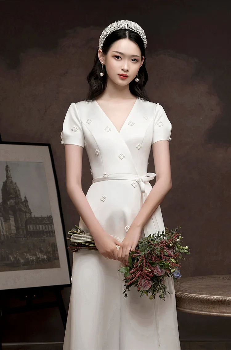 Robe de Soirée Élégante en Satin Blanc, Simple, Longue, Perles, Col en V, Tenue de Fiançailles