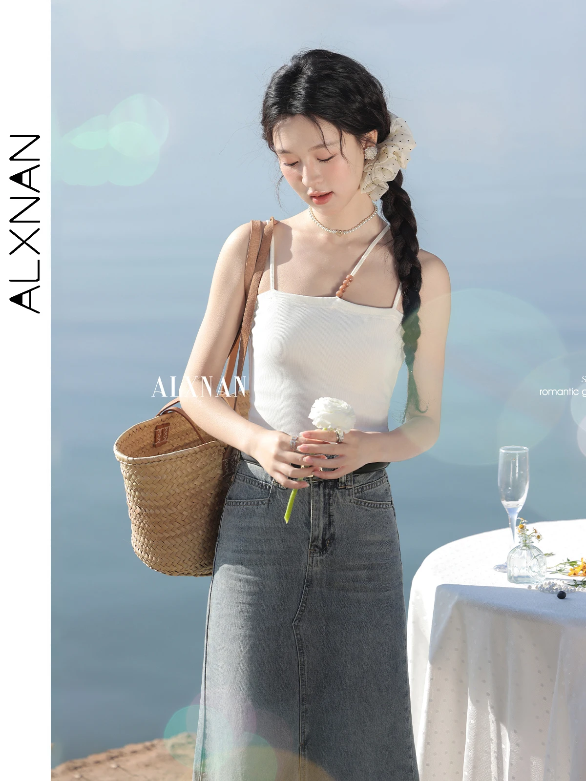 ALXNAN Light Apricot Women's Casual Tank Top 2025 Spring Summmer Inner Jumper Slim Camis Solid Versatile Ladies Tops L529106DD