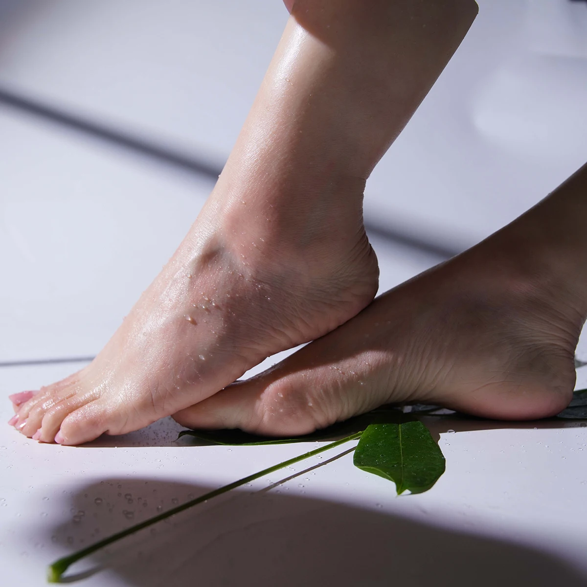 

Mannequin Foot Female Silicone Foot Model Lifelike Fake Nail Practice Feet Shoe Sock Jewelry Display Art Collection Props Z3816