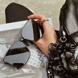 Kacamata Hitam Persegi Fashion Korea Kacamata Pantai Retro Pria Wanita 6 kacamata tomford penjualan terbaik - №