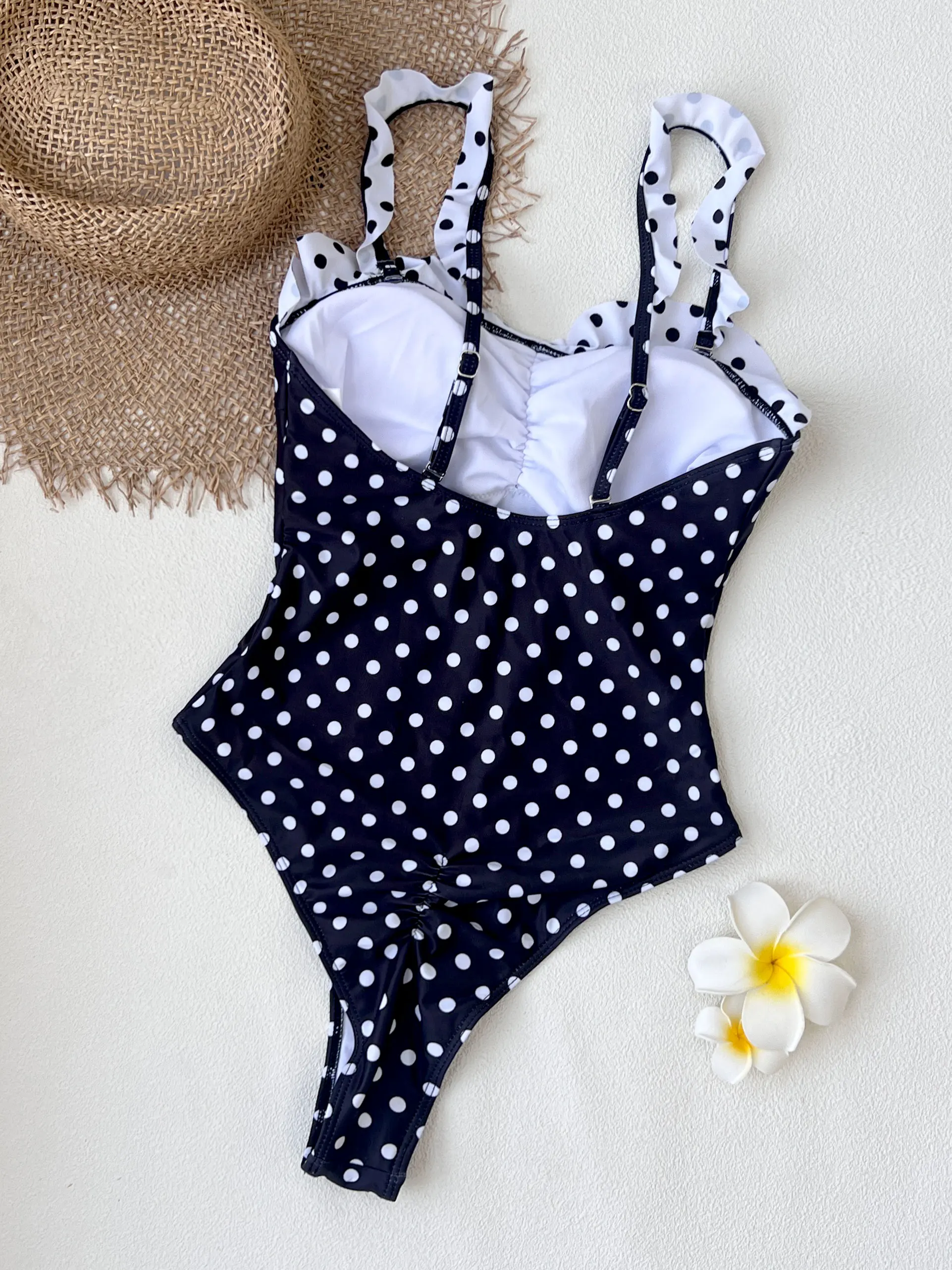 ملابس سباحة نسائية عصرية مكونة من قطعتين لعام 2025 - تصميم عصري منقط مثالي لملابس الشاطئ وحفلات حمام السباحة في الصيف #2