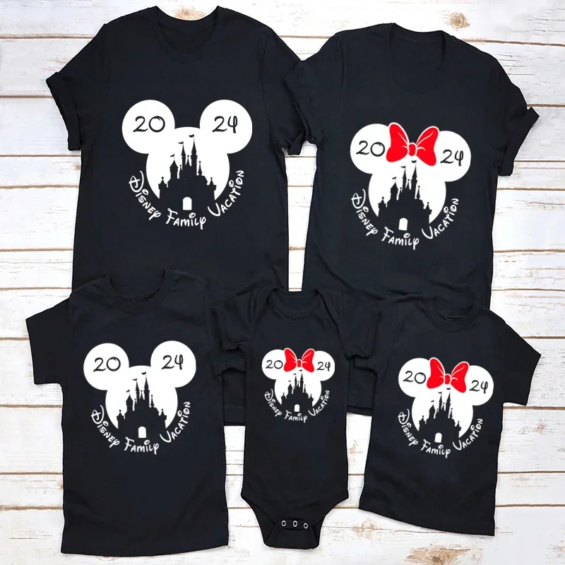 Disney Family Matching Outfits 2024 Disneyland Vacation Trip T-shirts Mickey Minnie Castle Family T shirt Mother Kids Clothes