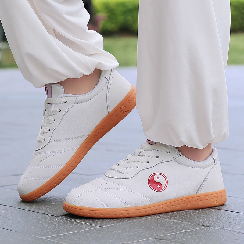 Zapatos antideslizantes de Tai Chi para hombres y mujeres, zapatos de entrenamiento de artes marciales blancos, cómodas zapatillas bajas, zapatos ligeros de Kung Fu