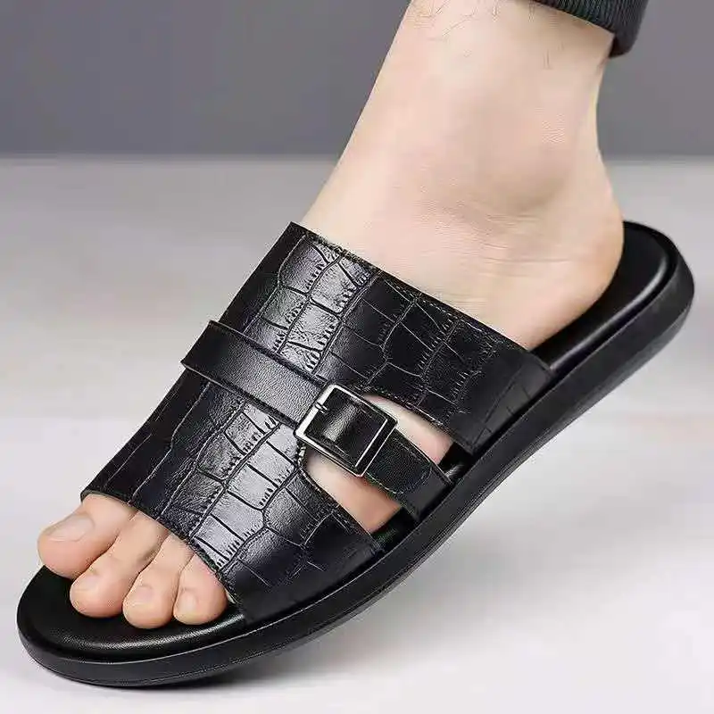 2026 Summer crocodile-patterned soft-soled slippers stylish casual unique design retro and simple beach sandals