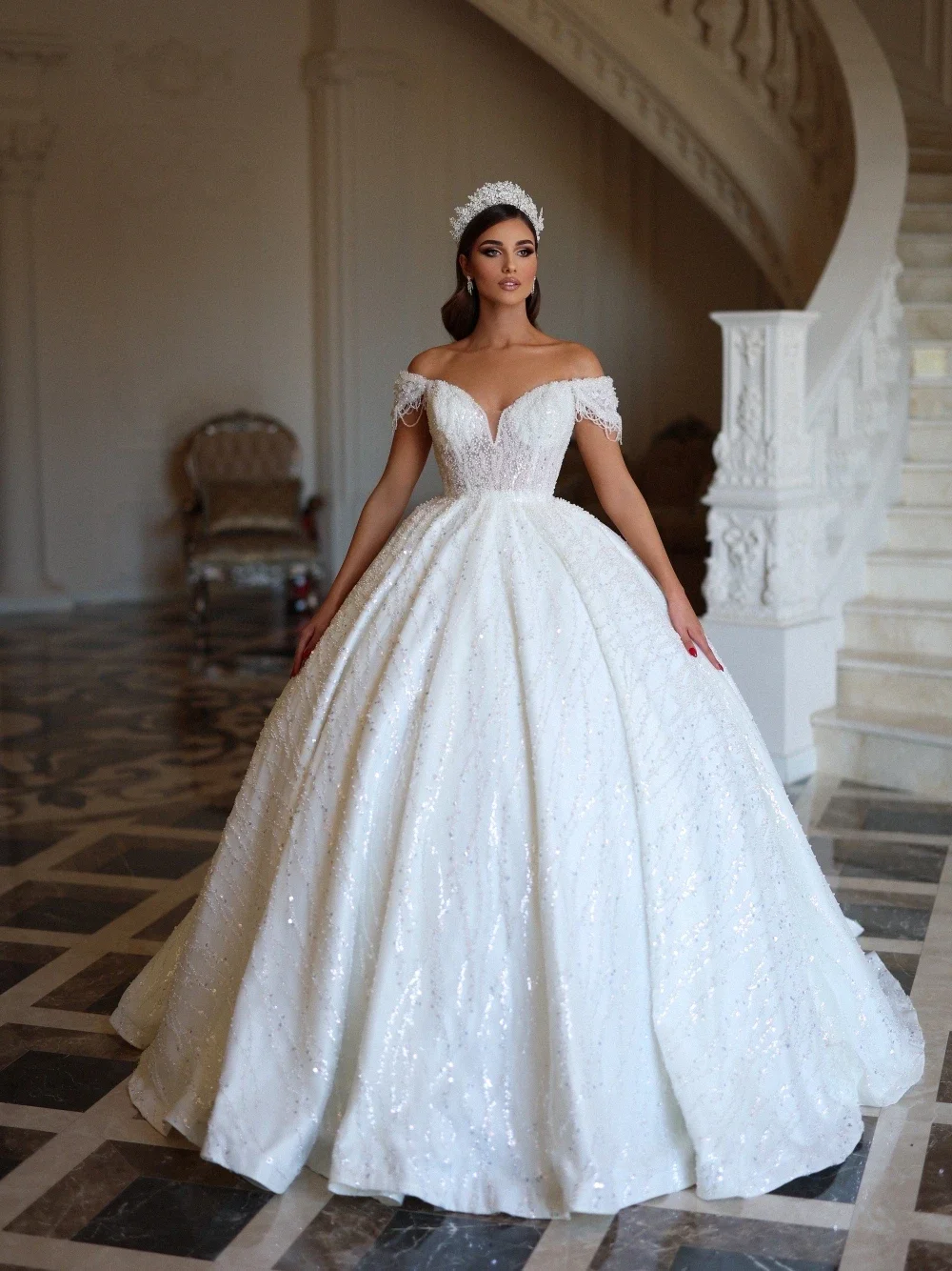 

Customized Sexy Off The Shoulder Wedding Dress Sparkly Sequins Pearls Bride Robe Luxury Ball Gown Bridal Gown Robe De Mariée