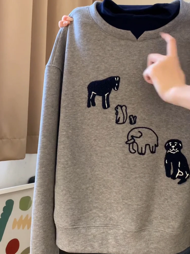 레트로 한국 동물 자수 스웨트셔츠 루즈핏 여성 가을 겨울 대학 스타일 디자인 감각 탑 컬러 블록 디자인