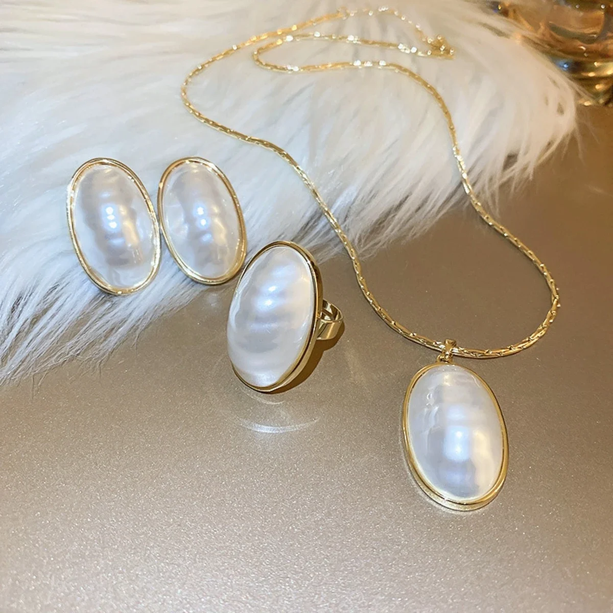 

Oval Big Pearl Necklace for Women French Stainless Steel Golden Color High Quality Pearl Stud Earrings Wedding Jewelry Sets