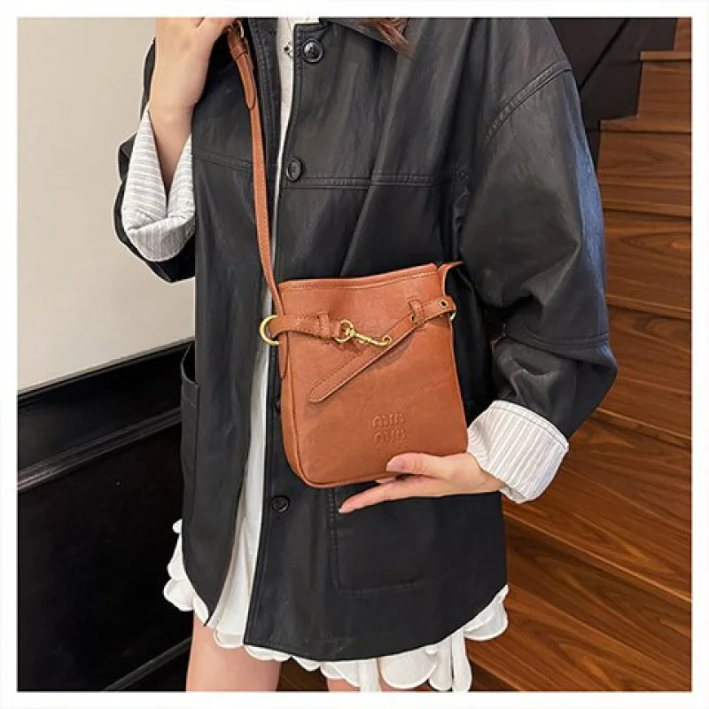 

Роскошная веганская кожаная большая сумка для женщин. Элегантная дизайнерская вместительная рабочая сумка.