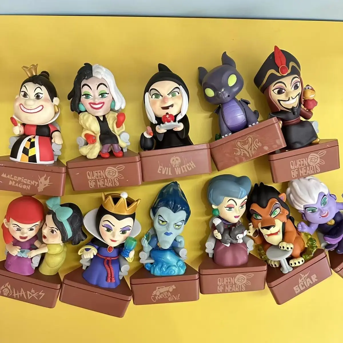 

Злодеи, загадочная вечеринка, слепая коробка, Коллекционная фигурка, игрушка, милое украшение для рабочего стола, кукла в подарок