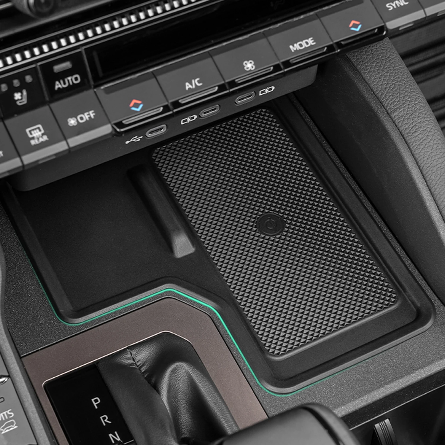 Car-Styling Silicone Center Console Storage Box Phone Wireless Charging Pad Mat 1pcs For Toyota Land Cruiser Prado LC250 2024