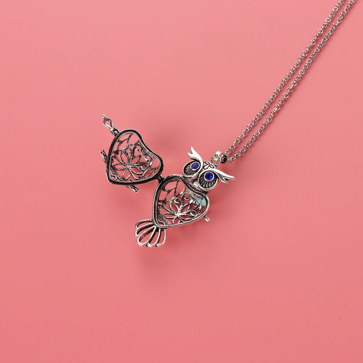 

Aromatherapy Necklace Diffuser Locket Pendant Hollow Front Shell Design Owl Charm Eco Copper Scent Jewelry Gift for Her