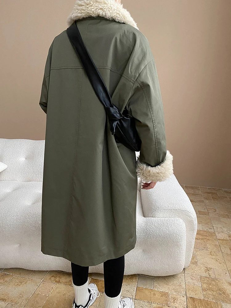 FANAN Mantel Parka Tebal Hangat Wanita Desain Kombinasi Wol Domba dan Katun Pakaian Luar Kantor Wanita Mantel Panjang Temperamen Musim Dingin 2025 Terbaru