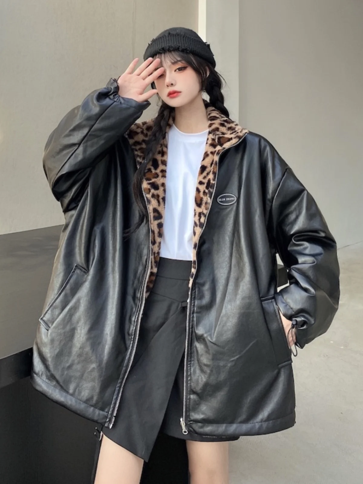 

Двусторонняя зимняя утепленная куртка из искусственной кожи для мужчин, пушистая верхняя одежда, модная студенческая модель с капюшоном на молнии, корейский стиль, длинный рукав