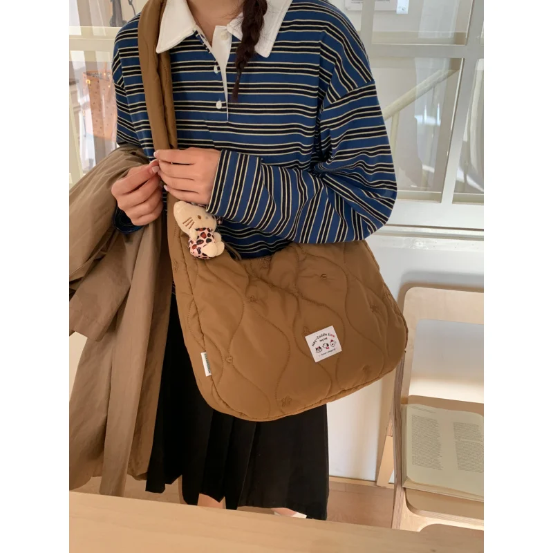 

Quilted embroidered padded bag for women, simple and versatile crossbody bag, elegant down-filled soft shoulder bag, cute embroi