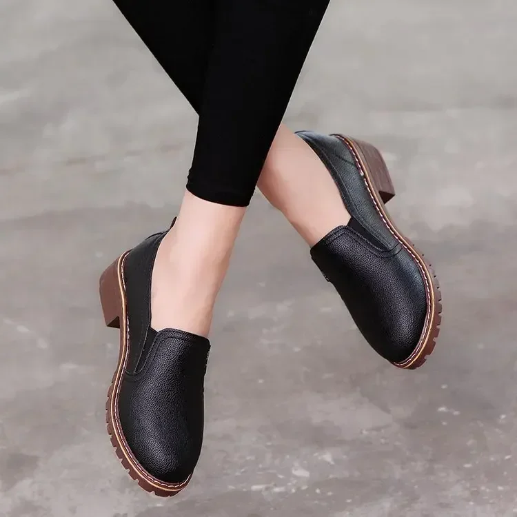 Frauen flache Schnürschuhe Oxford Schuhe weiche Leder Turnschuhe niedrige mittlere Pumps Slipper auf Slipper Sommerschuhe für Frau 2024