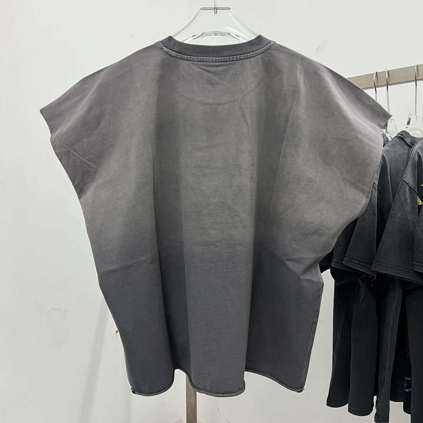 American Retro Sleeveless T-shirt Men Women Loose Gray Distressed Blank Round Neck Couple Tops Summer Tank Top Cotton Outfit