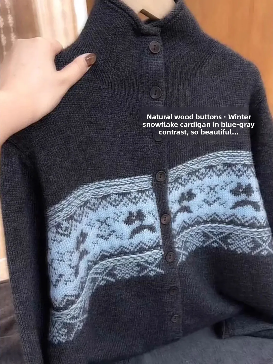 

Цветной вязаный свитер в стиле ретро, женский осенне-зимний новый свитер больших размеров, теплый воротник-стойка с цветочной вышивкой и одной пуговицей...