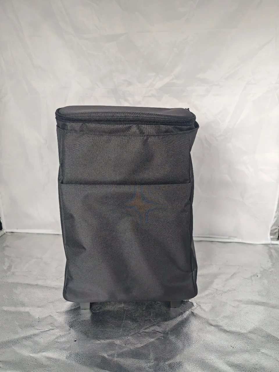 تخزين حزمة رمز التجميل المخصصة لقضيب التعادل من الإصدار المطلق مع فرشاة مكياج ذات سعة كبيرة في الحقيبة الداخلية