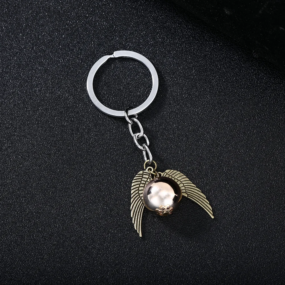 Porte-clés vif pendentif ailes porte-clés créatif petit cadeau accessoires de voiture hommes et femmes porte-clés accessoires