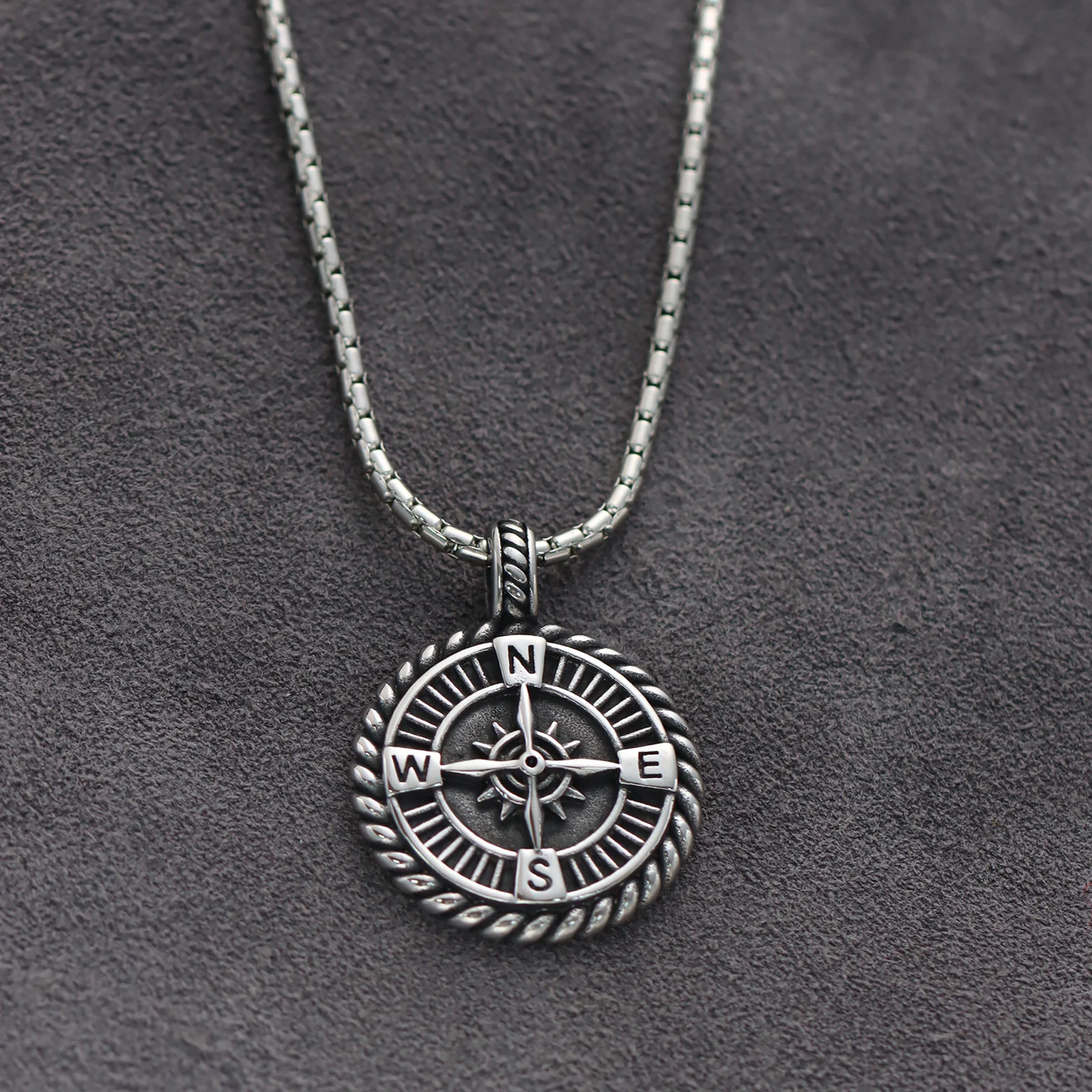 Cadeau d'anniversaire Unique spécial personnalisé lettre boussole collier pour hommes cadeau de petit ami, cadeau de mari gravé