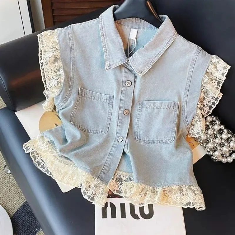 Femmes été nouvelle dentelle Patchwork Denim chemises 2025 nouvelle dame mince sans manches jean hauts quotidien Joker gilet femme Blouse pour les filles
