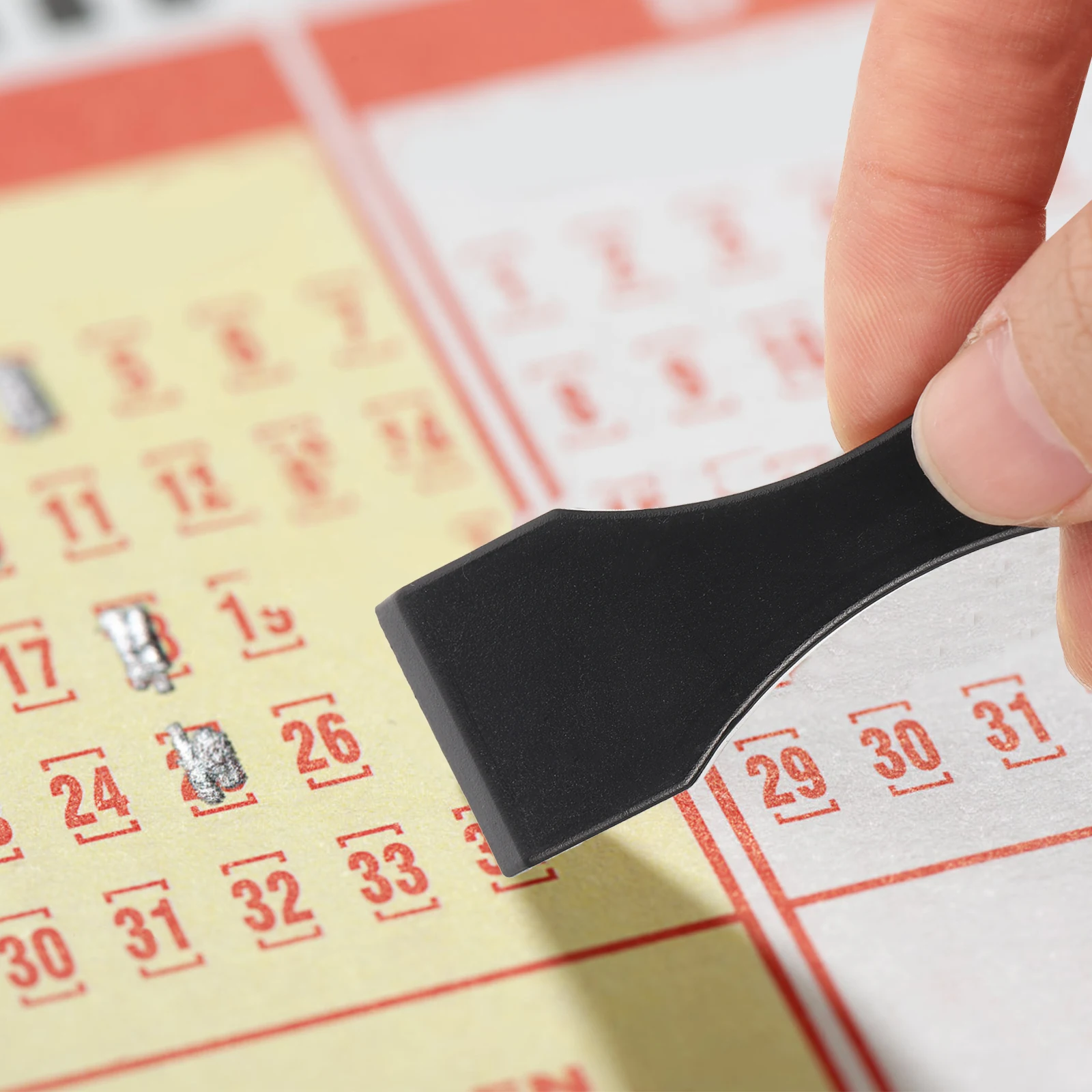 

20pcs Scratchboard Tools Lightweight Lottery Ticket Scratcher Sticker Scraper Compact Size Hole Design Easy to Carry Fits