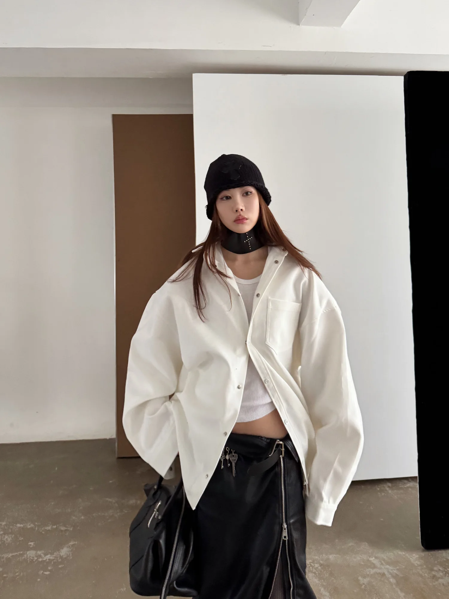 

Женская свободная однотонная рубашка-жакет Sermeet, весна 2025: Простая элегантность, оверсайз, модная верхняя одежда