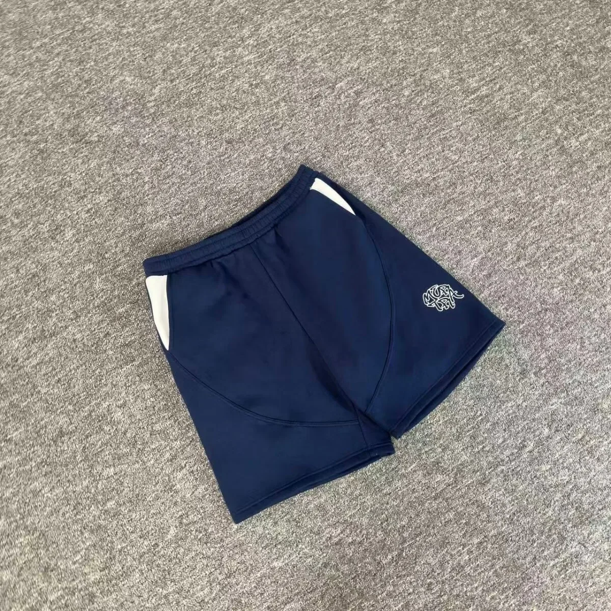 

Oversized Mertra Shorts Logo Embroidery Fashion Summer Style HighQuality Men Women Black Grey Splicing Five Quarter Pants