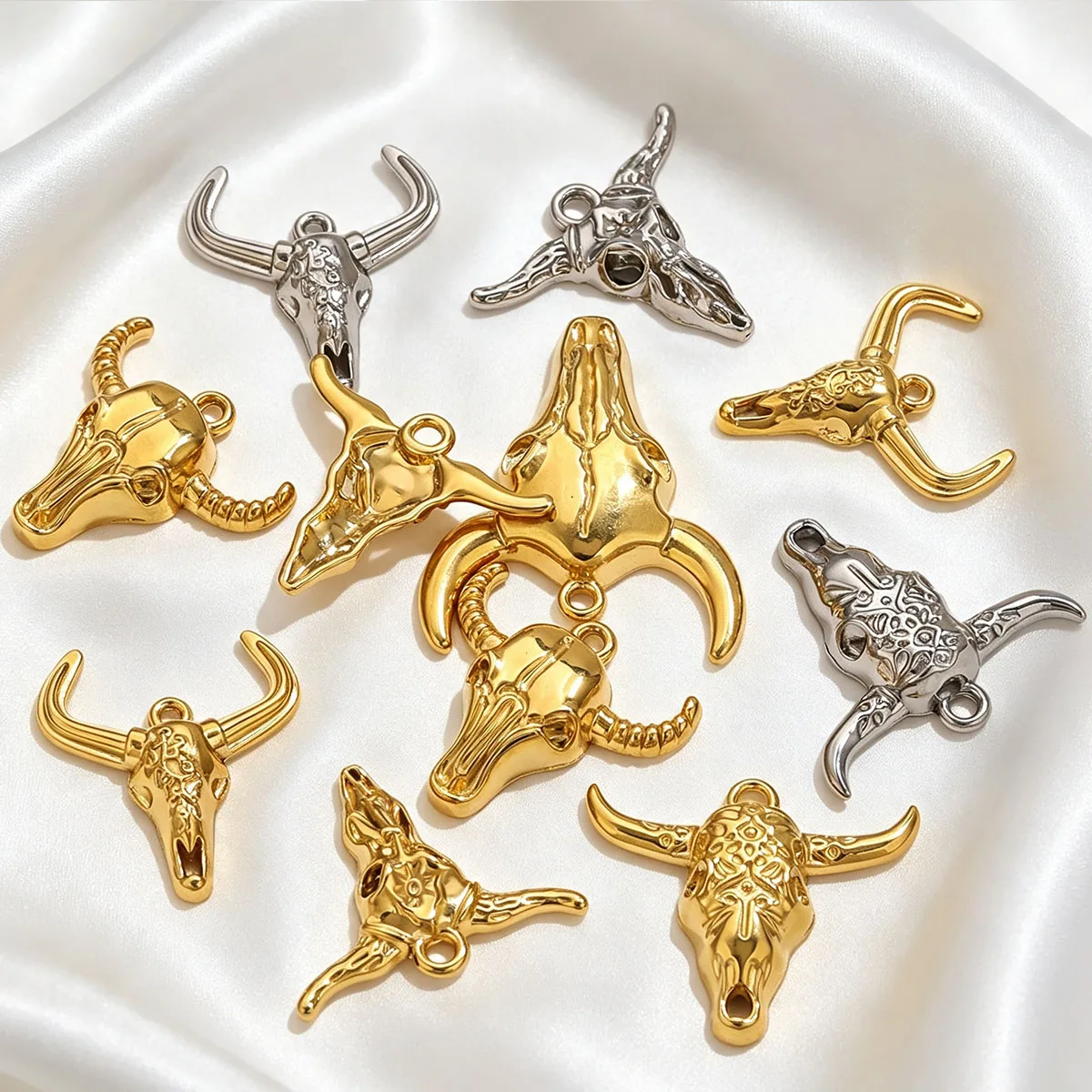 5 Stück Stierschädel-Anhänger aus 18k Edelstahl, Boho-Tier-Charms für DIY-Halsketten, Ohrringe, Schlüsselanhänger, Schmuckzubehör im Großhandel