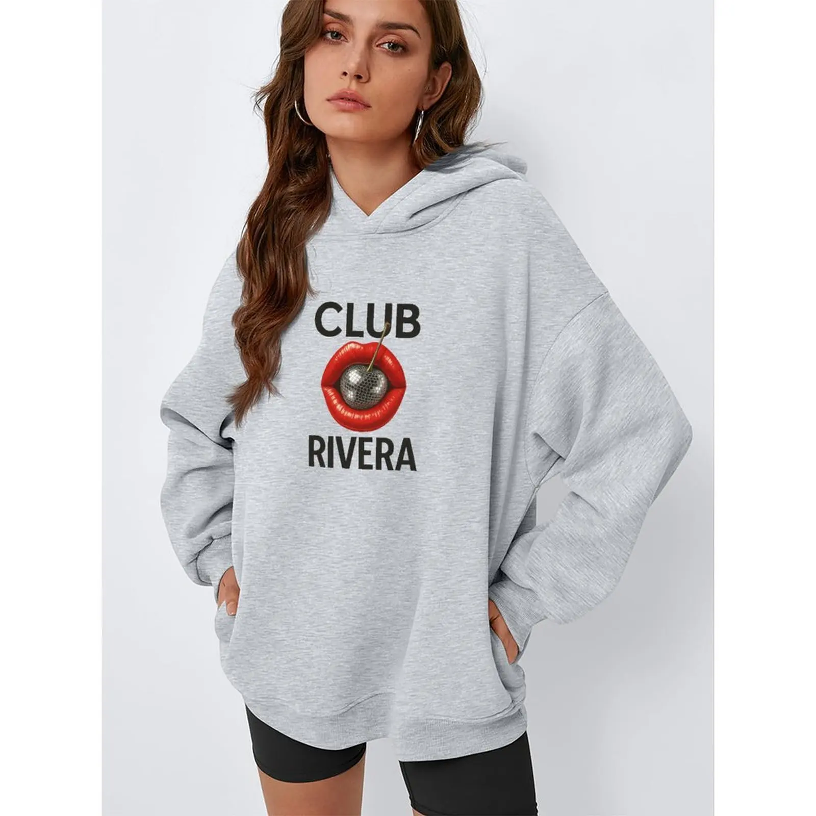 

Топ с длинными рукавами, черный, с принтом, из полиэстера, с капюшоном, с принтованным узором, стандартной длины, свободного кроя.