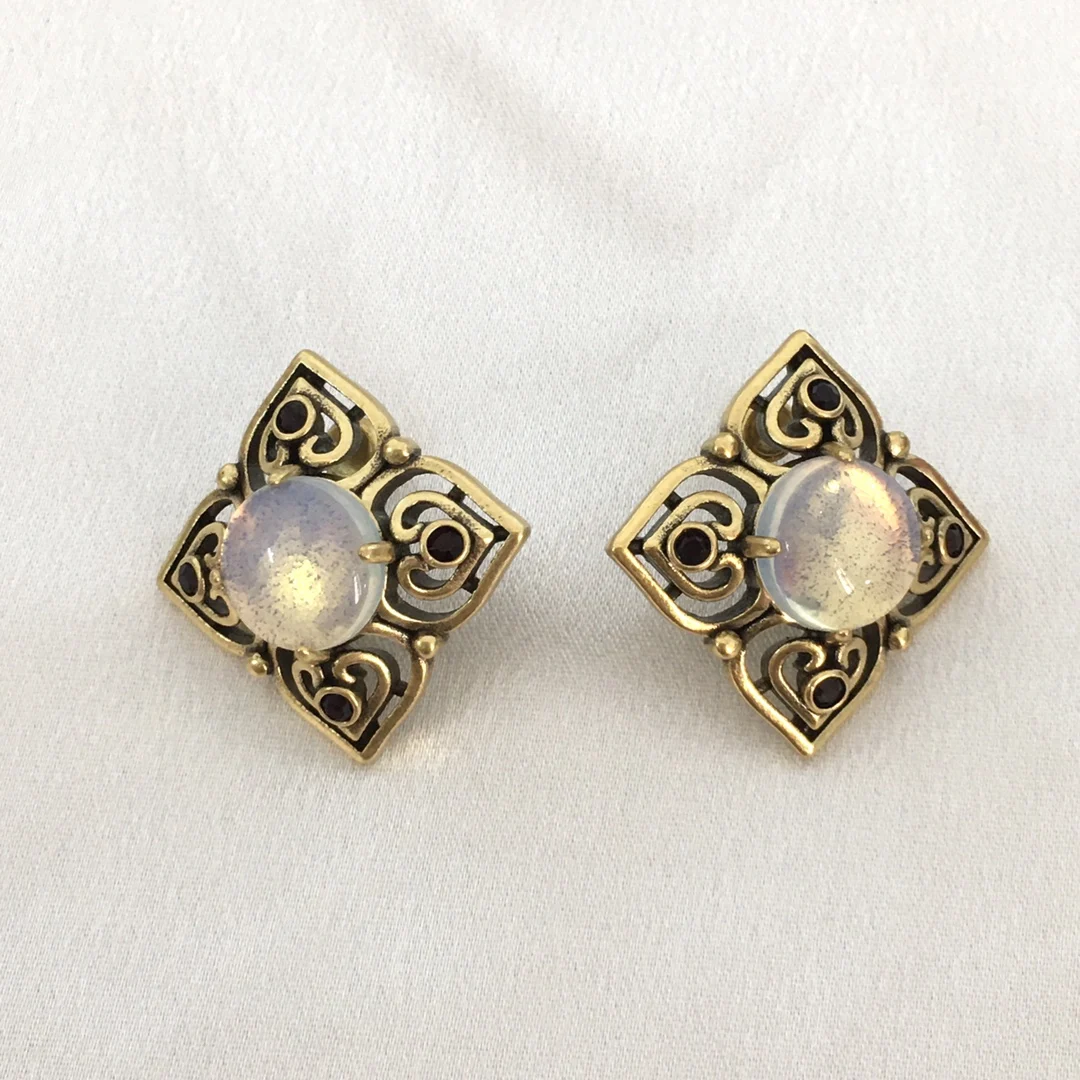 24New vintaga Square diamond-encrusted protein glass earrings women's gold-plated brass