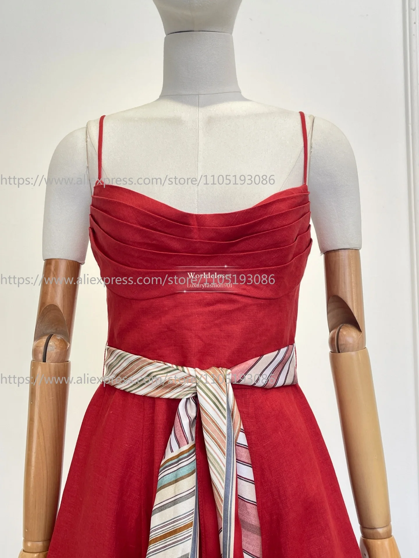 Élégante Robe Midi Rouge Sans Manches et Dos Nu avec Foulard pour Femme – Nouvelle Collection Fêtes 2026