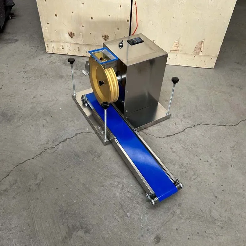 ماكينة تقطيع العجين عالية الكفاءة ماكينة صنع كعكة العجين على البخار التجارية ماكينة صنع كرات العجين المستديرة الأوتوماتيكية