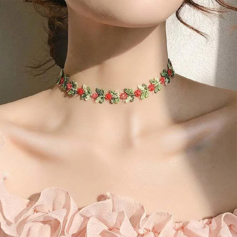 New Sweet Flowers Lace Necklace Choker for Women Girls Good Quality Embroidery Fashion Romantic Design Accessory Jewelry