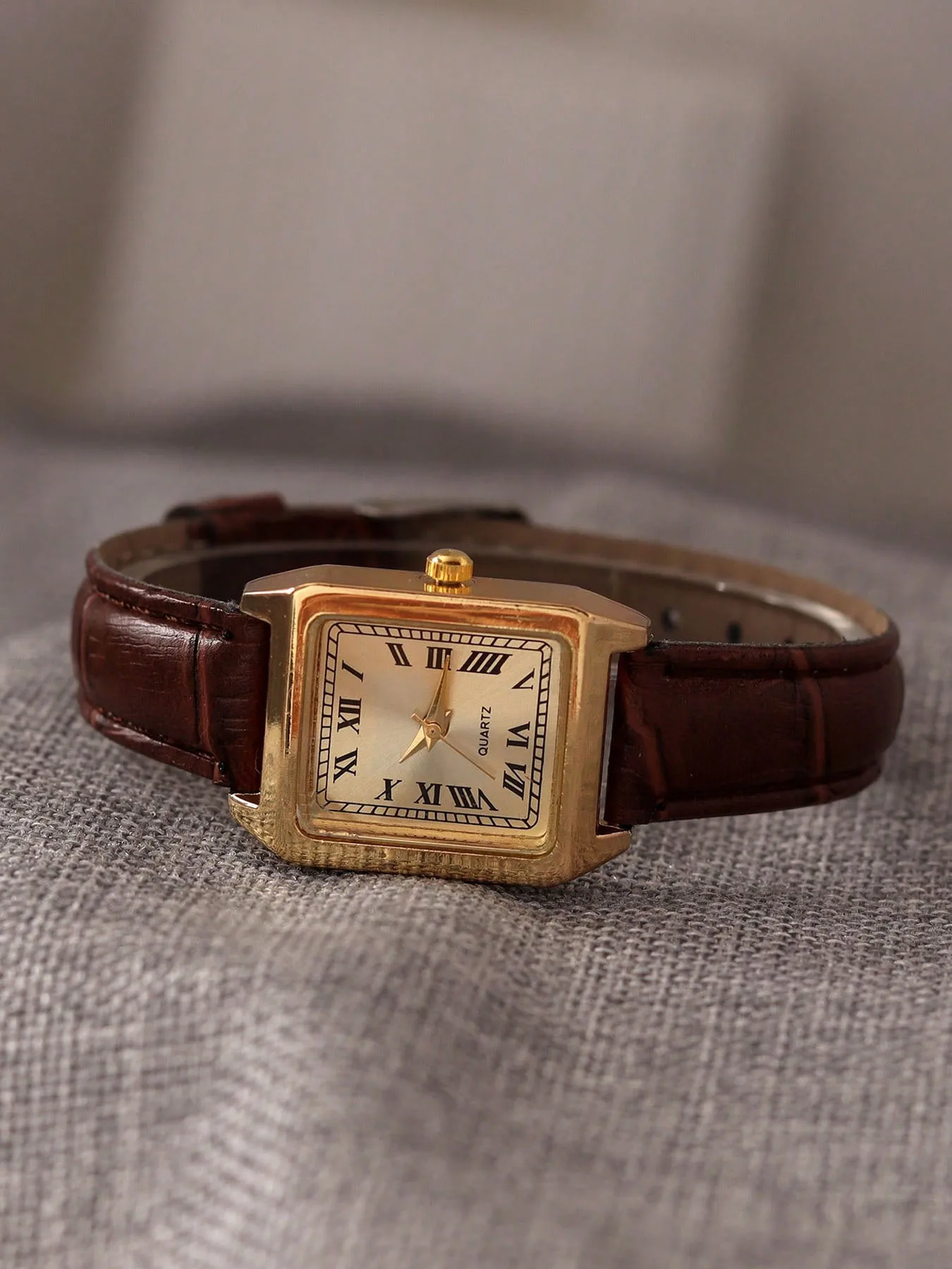 Trendy Fashion Square Dial French Retro Minimalist Casual Versatile Style Leather Strap Watch