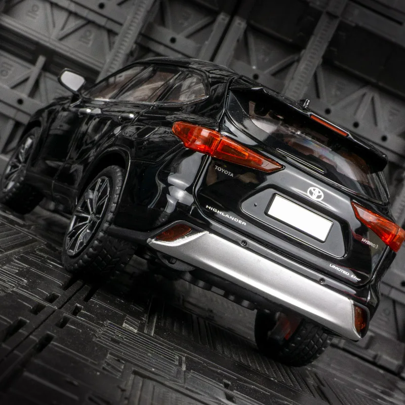 1:24 Toyota Highlander coche en miniatura de aleación SUV vehículo todoterreno puerta y capó del motor maletero se puede abrir tiene sonido y iluminación