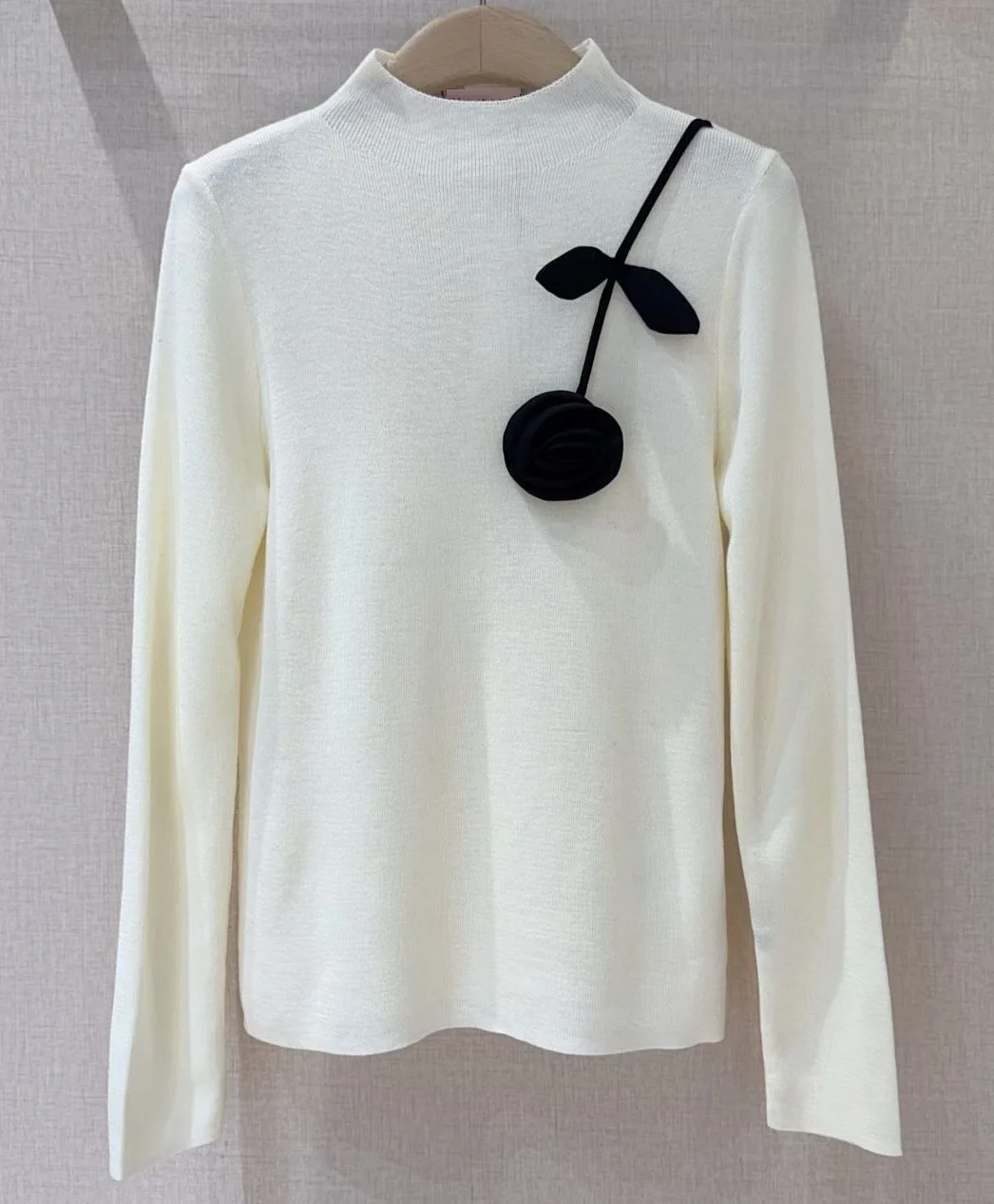 

Свитера с высоким воротником, осень 2023, зимние пуловеры, женские пуловеры с цветочным декором и длинными рукавами, повседневные белые, темно-серые, черные джемперы