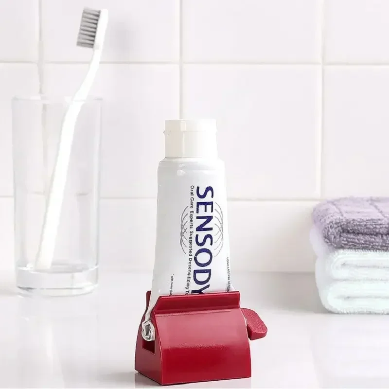 

1pcs Red Toothpaste Tube Squeezer Manual Squeezer Toothpaste Easy Portable Dispenser Bathroom Accessories Articles