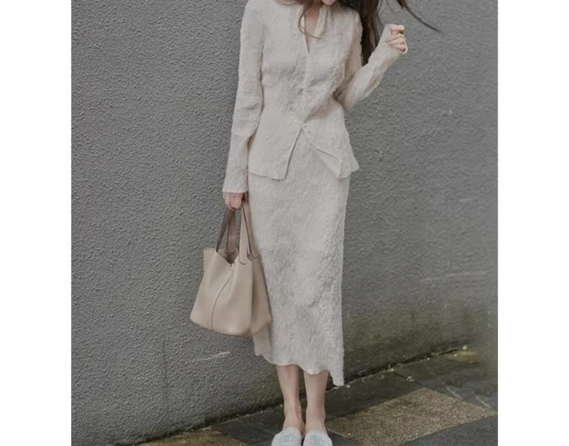 

Early Spring New Outfit Set High-end Fashion Small Fragrance Style White Lace Top and Skirt Two-piece Set for Women