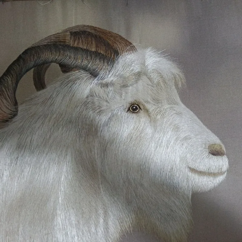 

Intangible Cultural Heritage Treasures Pure Handmade Suzhou Embroidery Single-sided Embroidery Goat, which means Sanyang Kaitai