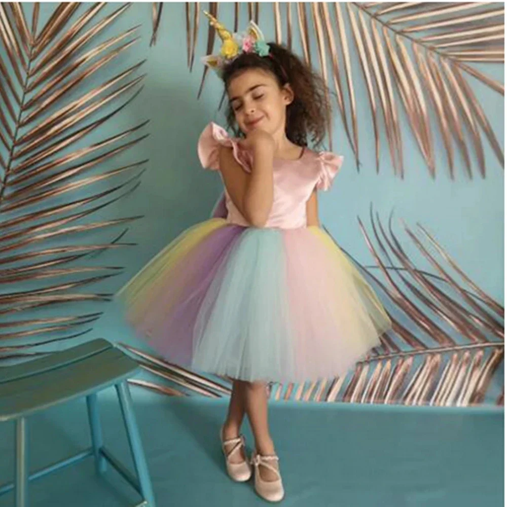 

Tulle Puffy Flower Girl Dress For Wedding Cap Sleeve Backless Rainbow With Bow Princess Kids Gift Baptism Banquet Event Ceremony