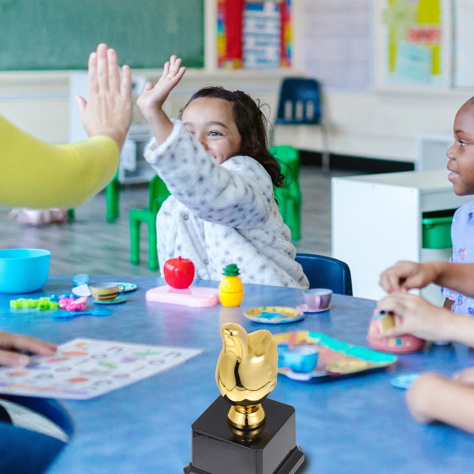 1Pcs Thumb Trophy Plastic Children Award Prize for Party Game Competition Kids Rewards Honor Souvenir Desk Decor Creative