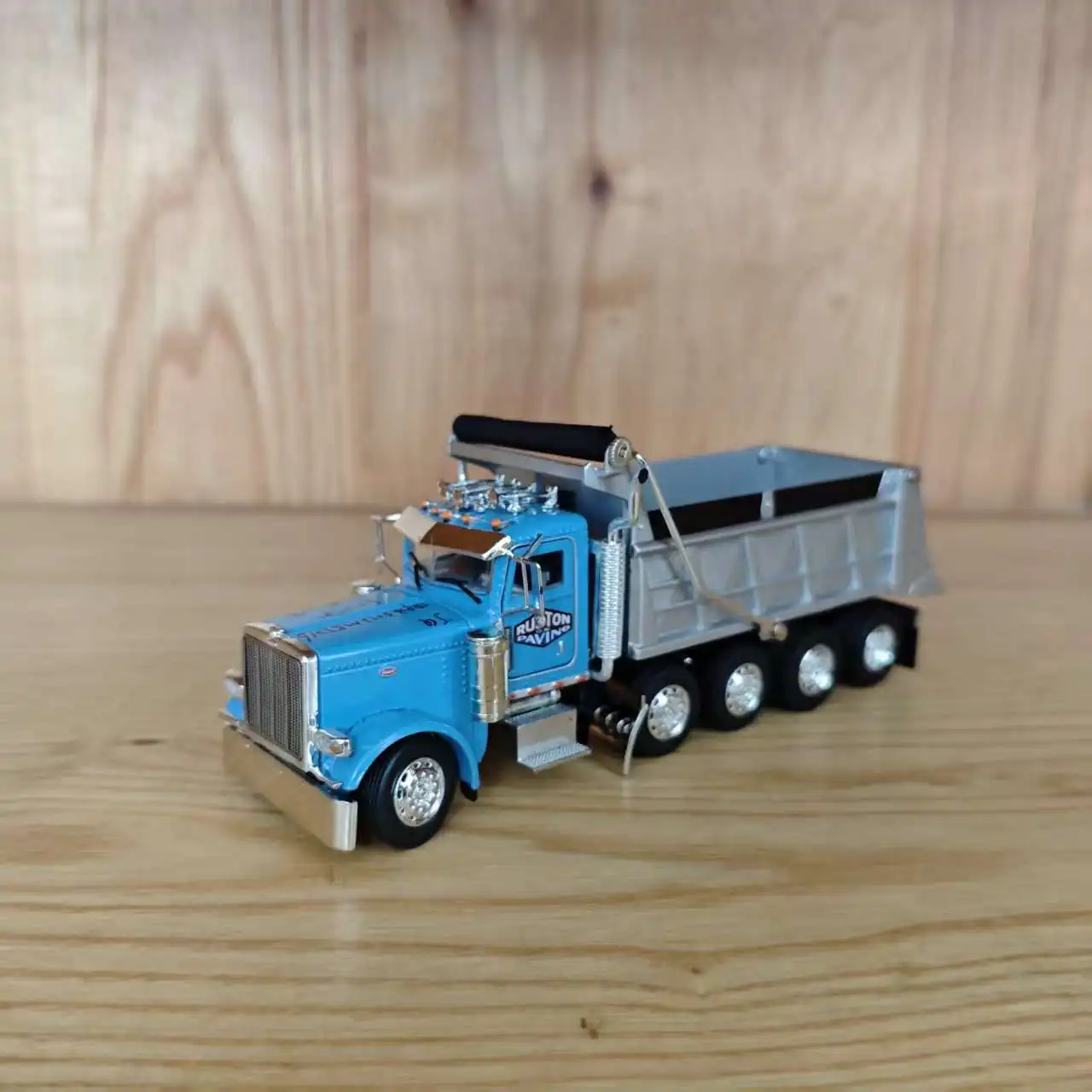 Kid Toy Hobby 1:50 Scale Classic Long Nose American Heavy Dump Truck Alloy Model Peterbilt 379/389 Heavy Equipment Collector