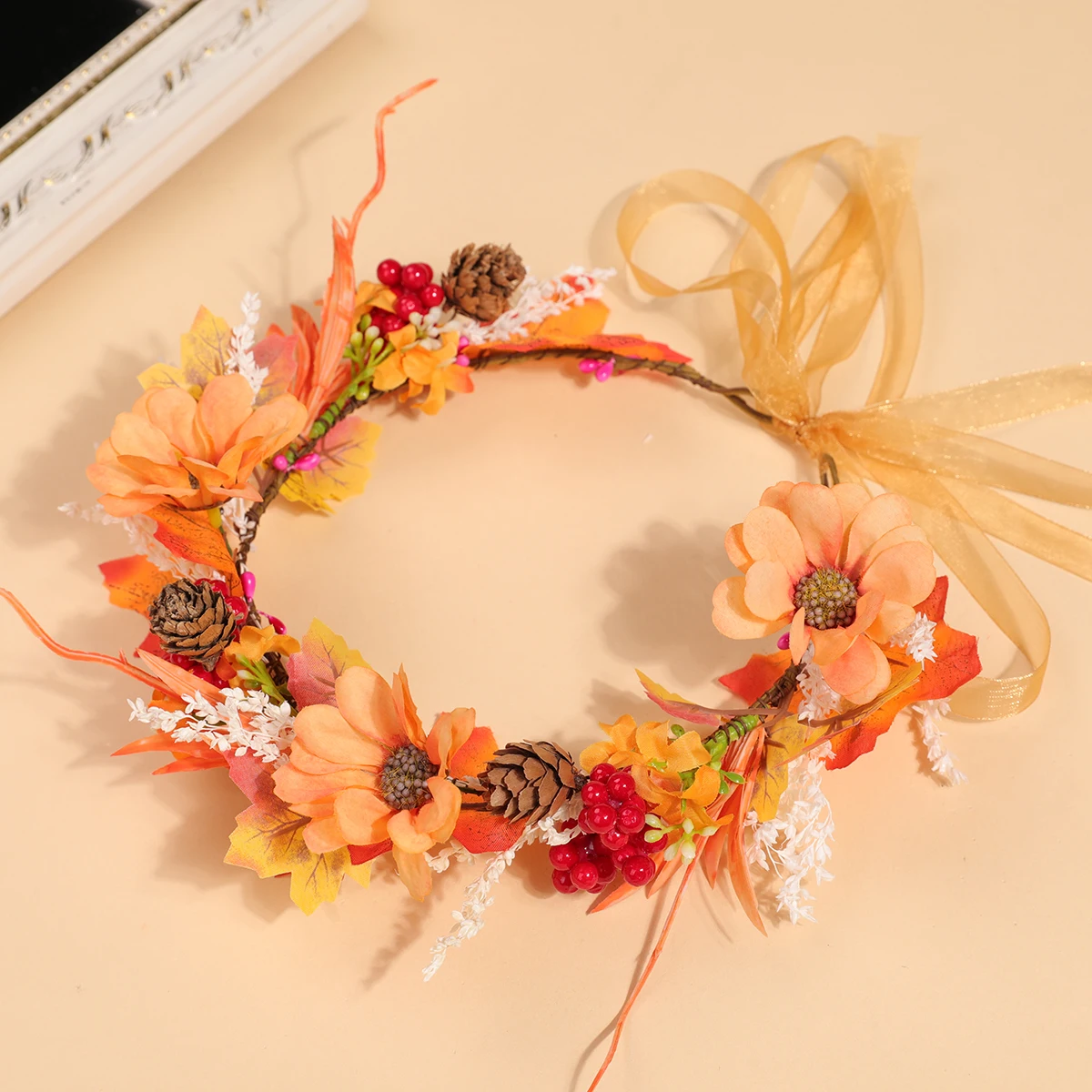 Autumn Warm-Toned Maple Leaf a - Women Fashion Photoshoot recension och pris
