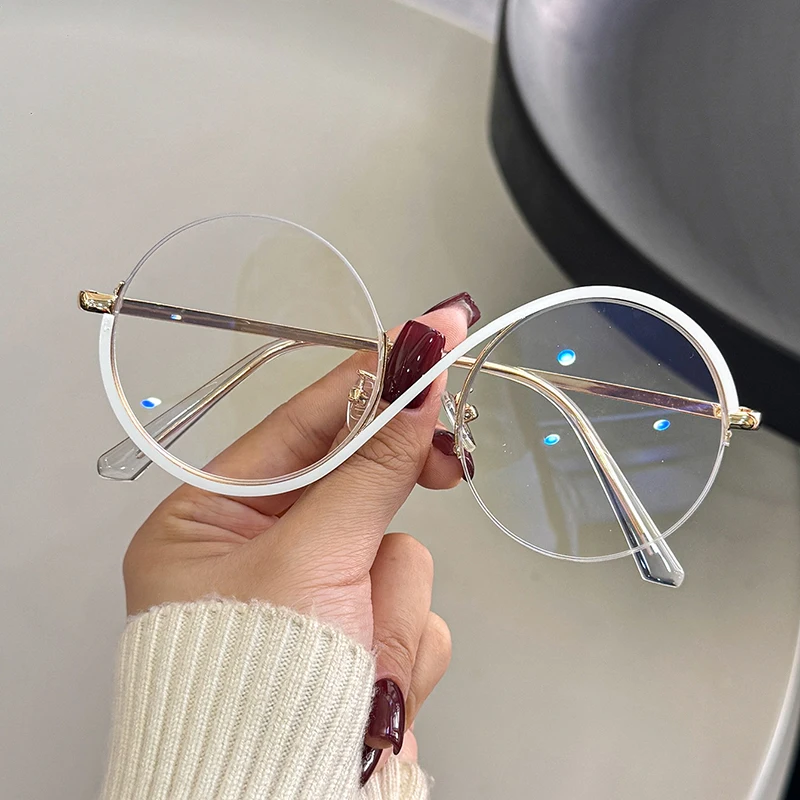 نظارات نسائية عصرية بإطار دائري شفاف مناسبة للارتداء اليومي خفيفة الوزن ومريحة