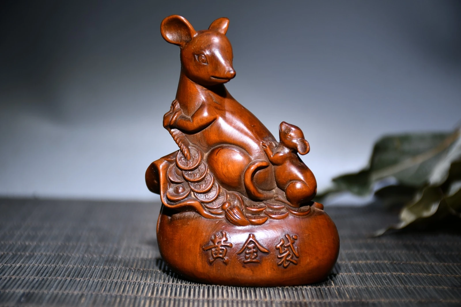 Estatua de ratón en efectivo de cobre con 12 zodiacos, Animal grabado a mano de madera de caja china de 3,5"