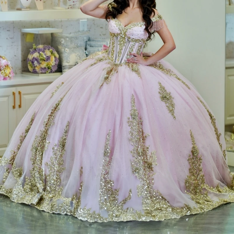 

Pink Shiny Quinceanera Dresses Off The Shoulder Gold Applique Lace Beads Bow Tull Ball Gown Vestidos De 15 Anos Sweet 16 Dress